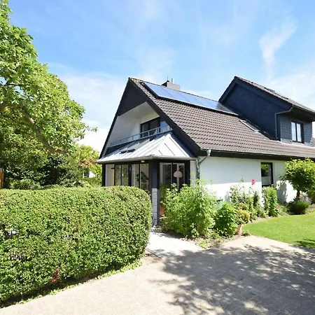 Haus Vereinsallee Nummer 19 펜션 부숨