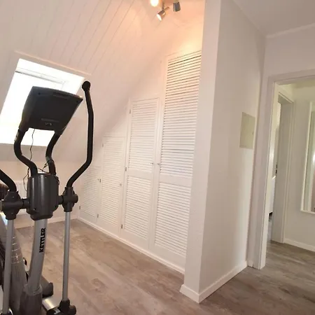 Haus Vereinsallee Nummer 19 *