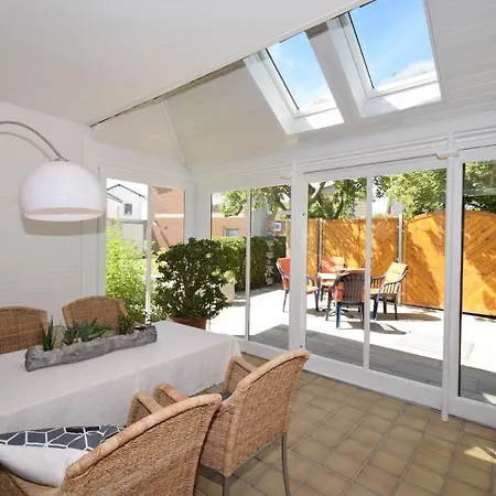 Haus Vereinsallee Nummer 19 펜션 부숨